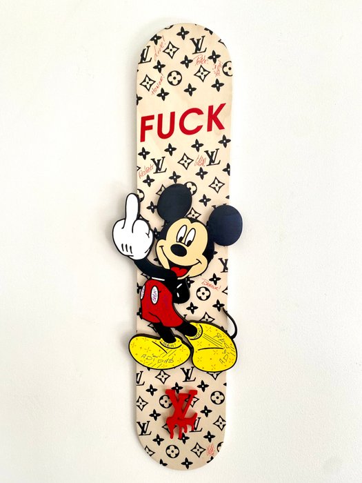 CASH - Mickey Louis Vuitton Fuck !!!