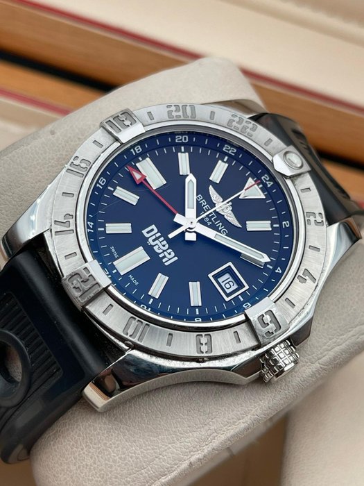 Breitling - Avenger II GMT Dubai Edition - A32390 - Mænd - 2011-nu