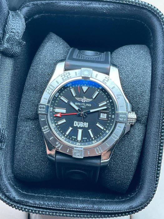 Breitling - Avenger II GMT Dubai Edition - A32390 - Mænd - 2011-nu