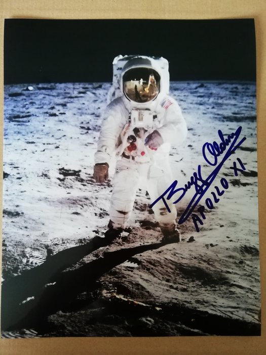 Apollo 11: Buzz Aldrin Apollo 11 handsigned photo in-person autograph