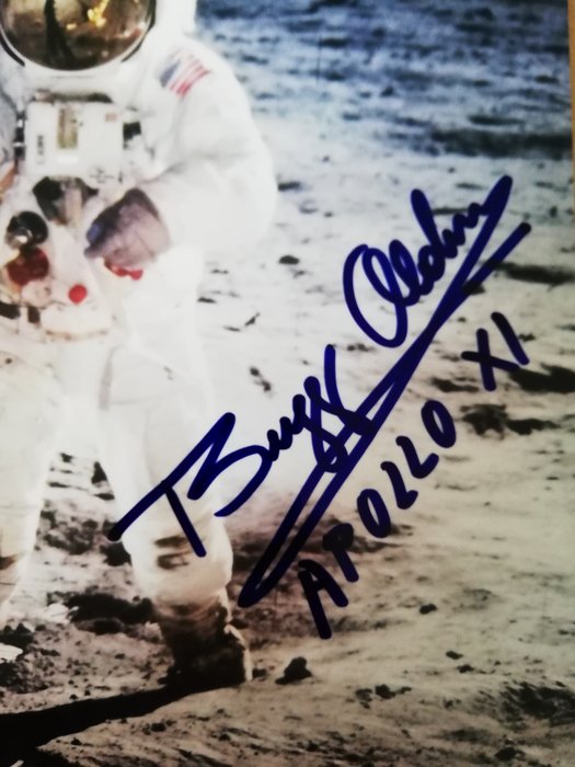 Apollo 11: Buzz Aldrin Apollo 11 handsigned photo in-person autograph