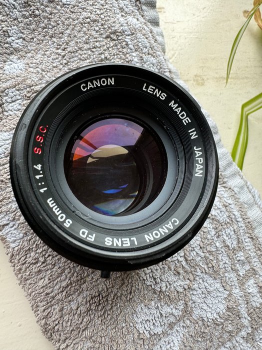 Canon 1,4/50mm S.S.C FD met box en zonnekap - standard Kameralinse