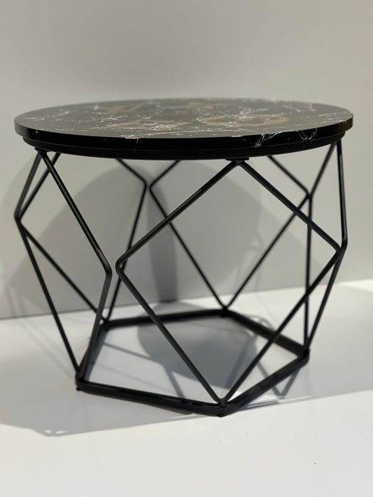 Rob VanMore - Tea-Time on Louis Vuitton Table - ø50cm