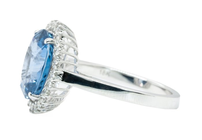 Ingen mindstepris - Ring - 18 kraat Hvidguld, (Madagaskar) -  4.87ct. tw. Safir - Diamant - 0,29 ct - VS