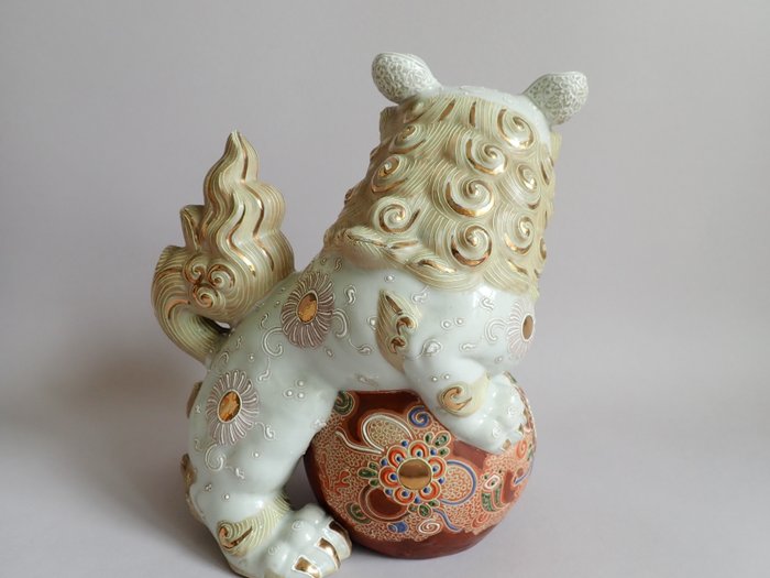 STOR H27cm tempelløve-獅子-Kutani ware九谷焼-Figur,Skulptur,Okimono - Japan - 2000-