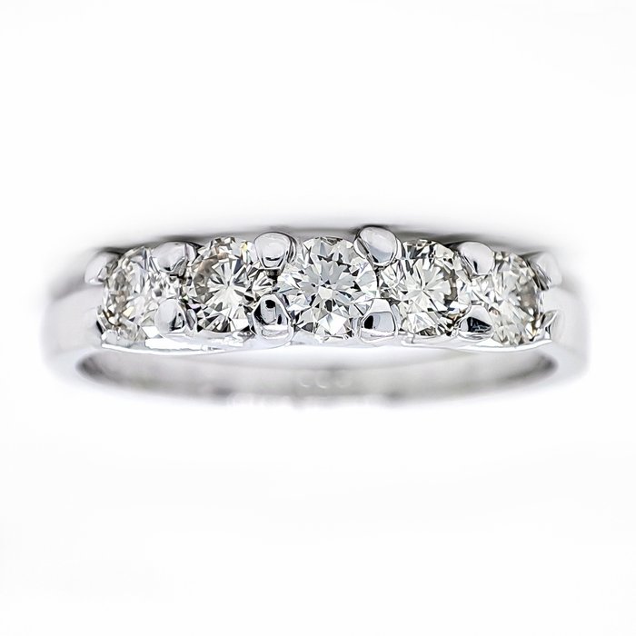 Ring - 14 karat Hvidguld -  0.57ct. tw. Diamant (Natur)