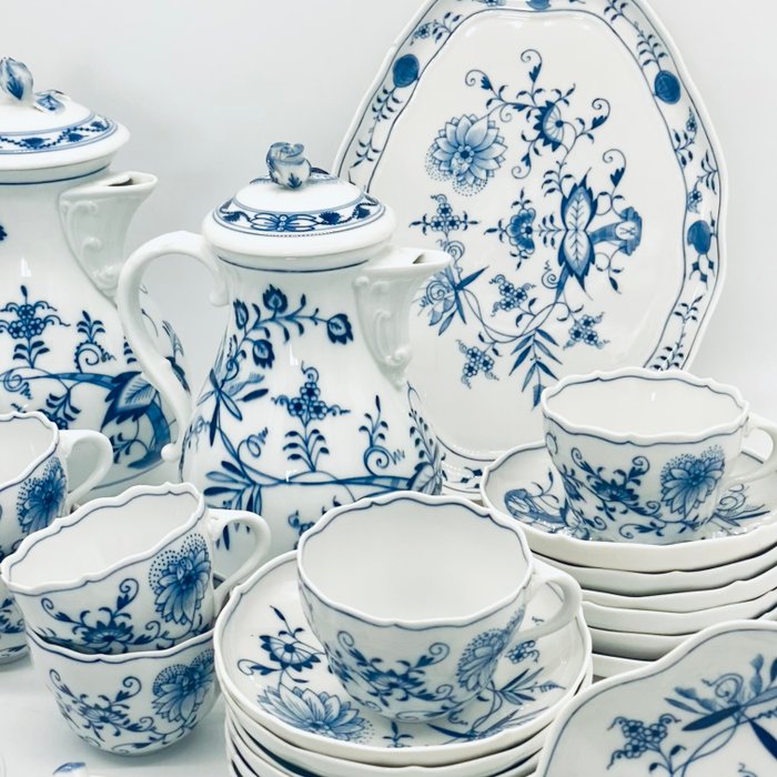 Meissen - Kaffesæt til 12 (45) - Klassisches blaues Zwiebelmuster - Porcelæn - Med ekstraudstyr