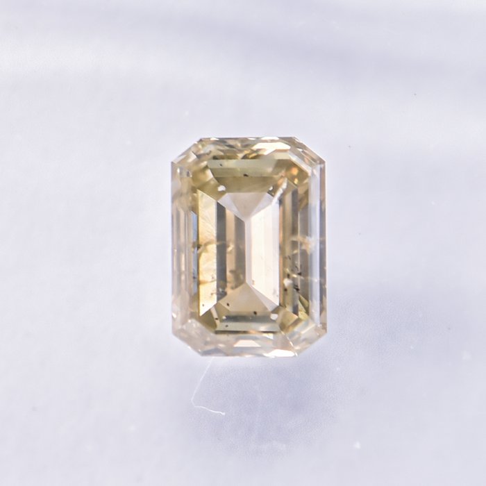 Ingen mindstepris - 1 pcs Diamant  (Naturfarvet)  - 0.51 ct - Smaragd - Fancy Brunlig, Grønlig Gul - I1 - International Gemological Institute (IGI)