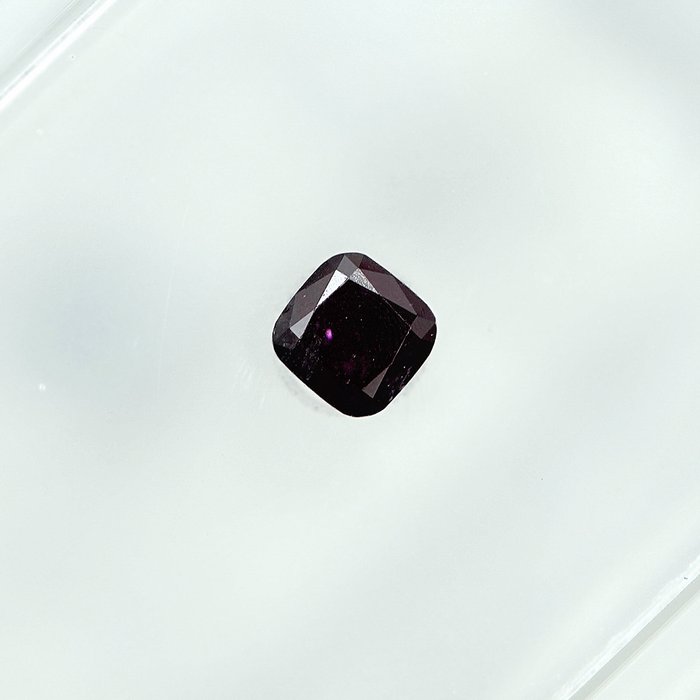 Ingen mindstepris - 1 pcs Diamant  (Farvebehandlet)  - 0.14 ct - Fancy intense Rosa Lilla - I1 - Gem Report Antwerp (GRA)