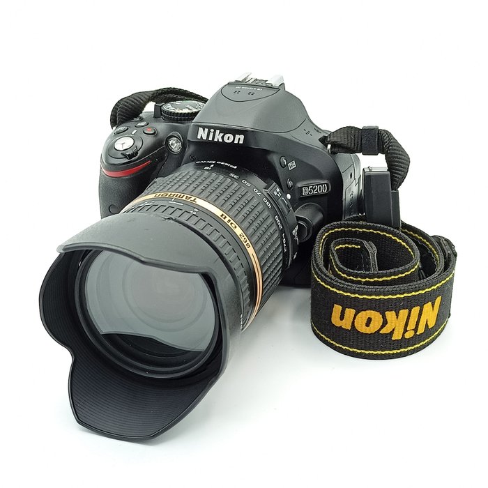 Nikon D5200 + Tamron zoom 18-270mm F/3.5-6.3 Di II VC PZD Digitalt refleks kamera (DSLR)