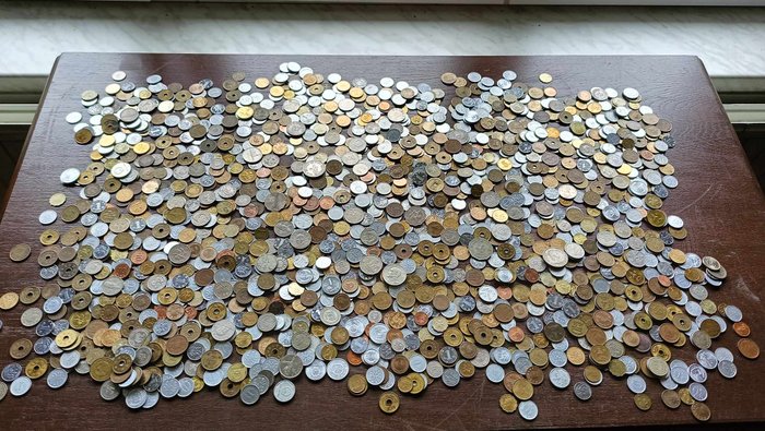 Asien. Lot of approx 4.5 kilogram of Hong Kong, Singapore and other Asian coins  (Ingen mindstepris)