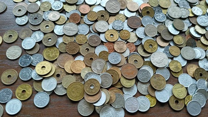 Asien. Lot of approx 4.5 kilogram of Hong Kong, Singapore and other Asian coins  (Ingen mindstepris)