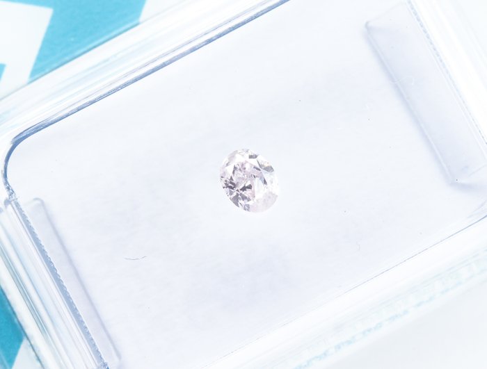 Ingen mindstepris - 1 pcs Diamant  (Naturfarvet)  - 0.16 ct - Oval - Fancy Lyserød - I2 - International Gemological Institute (IGI)