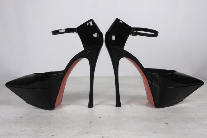 Amina Muaddi Yigit Heels - Pumps - Størelse: 39 (EU/IT) / 6 (UK) / 9 (US)