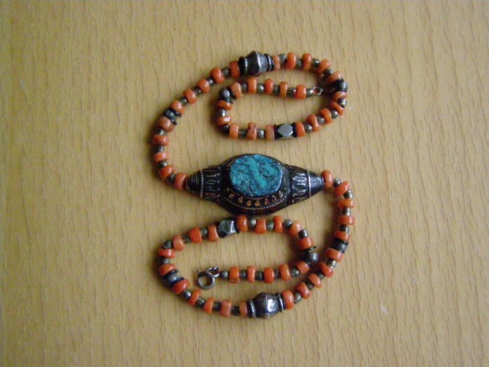 Halskæde - Rød koral - Amulet Turkis - Sølv - Tibet - 20. århundrede