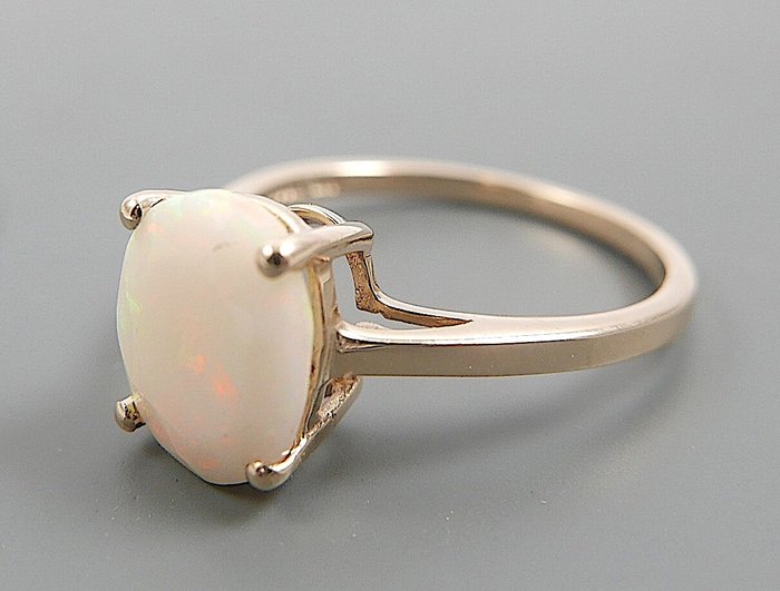 Ingen mindstepris - Ring - 10 kt. Gulguld Opal