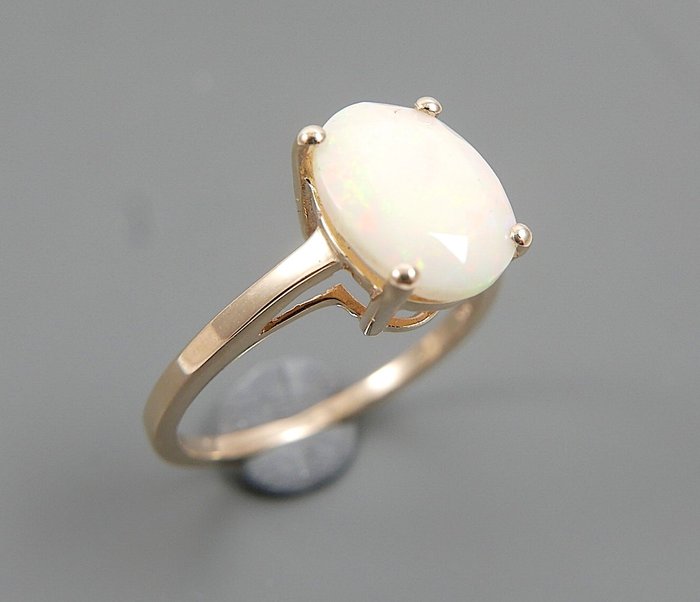 Ingen mindstepris - Ring - 10 kt. Gulguld Opal