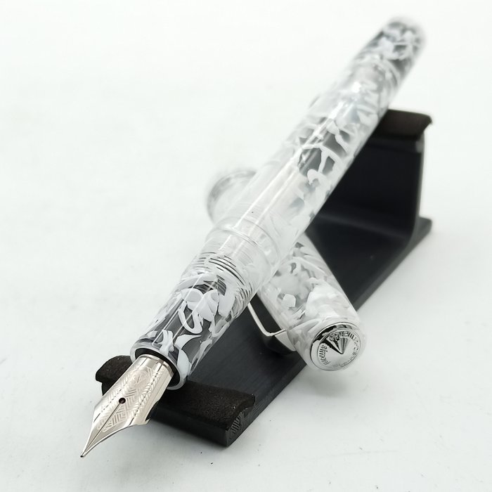 Armando Simoni Club - Studio - White Guatemala - Rhodium Trim - Fyldepen