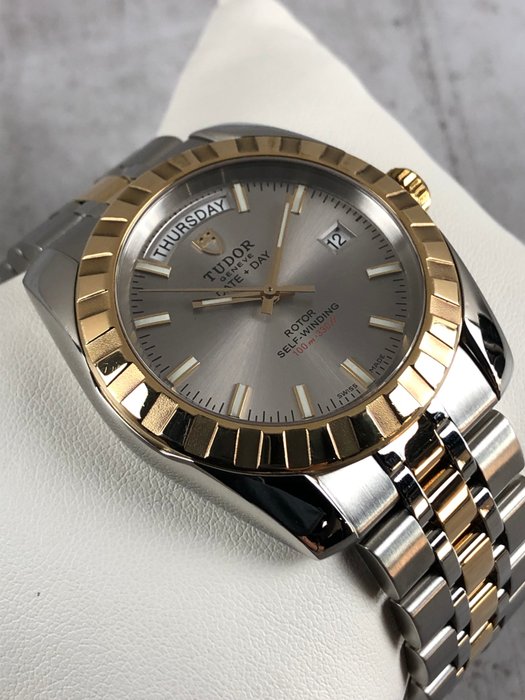 Tudor - Classic Day Date Automatic 18K - 23013 - Mænd - 2011-nu