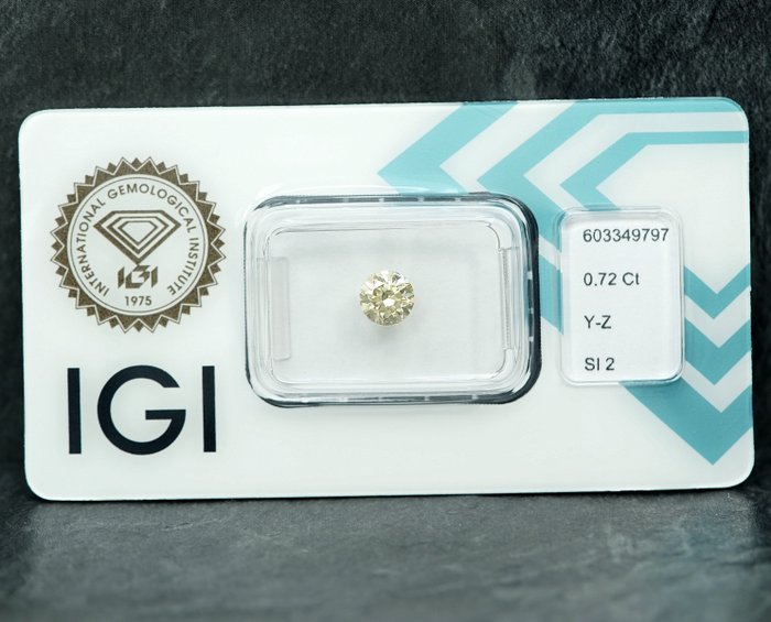 1 pcs Diamant  (Naturfarvet)  - 0.72 ct - Light Gul - SI2 - International Gemological Institute (IGI)