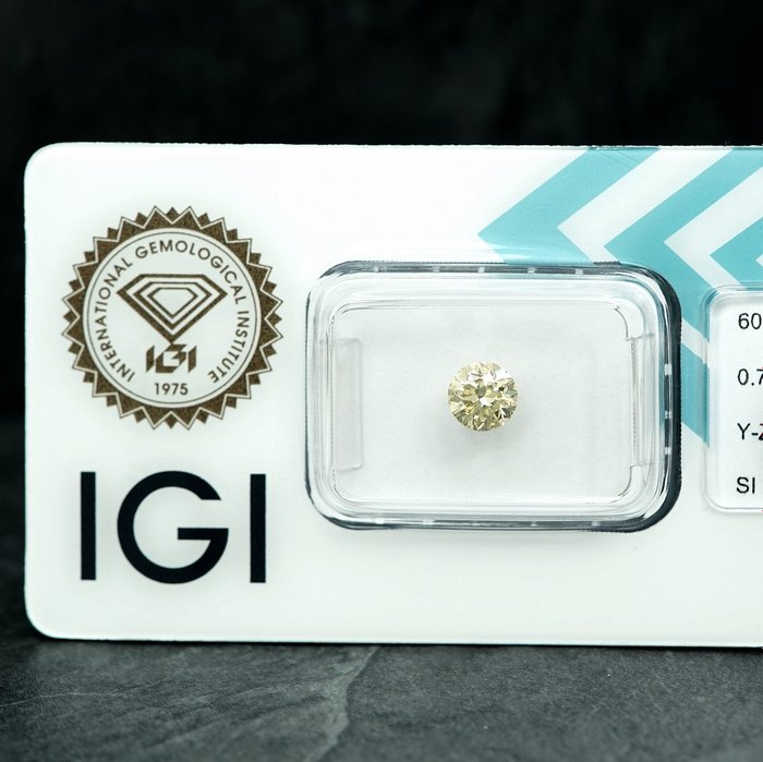 1 pcs Diamant  (Naturfarvet)  - 0.72 ct - Light Gul - SI2 - International Gemological Institute (IGI)