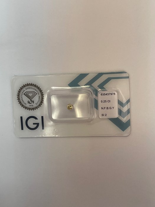 Ingen mindstepris - 1 pcs Diamant  (Natur)  - 0.25 ct - Rund - SI2 - International Gemological Institute (IGI) - F.BRUNLIG GRØN GUL