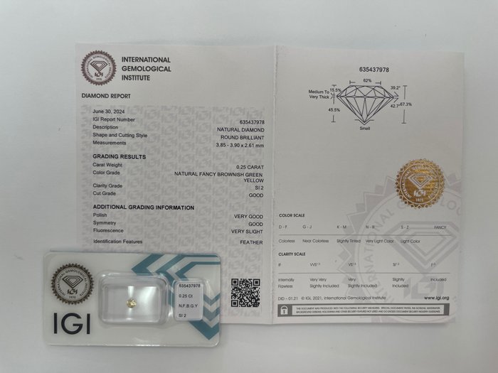 Ingen mindstepris - 1 pcs Diamant  (Natur)  - 0.25 ct - Rund - SI2 - International Gemological Institute (IGI) - F.BRUNLIG GRØN GUL