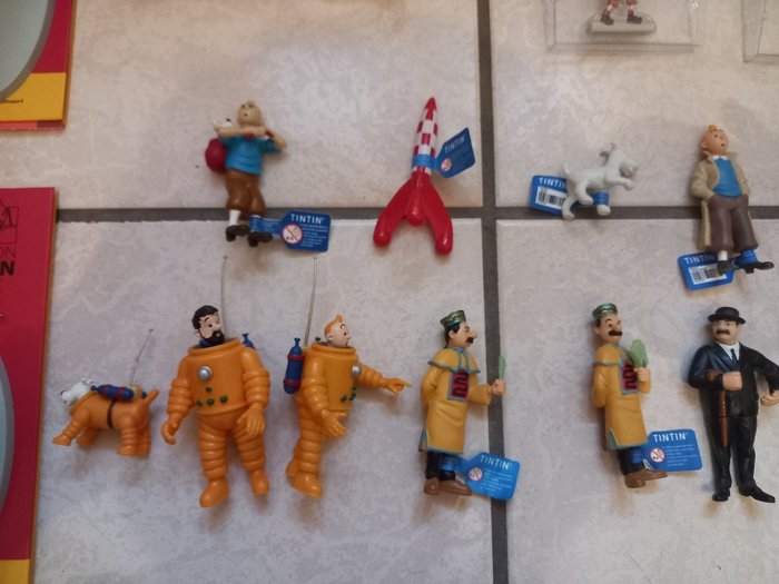 Tintin - Ensemble de divers objets et figurines