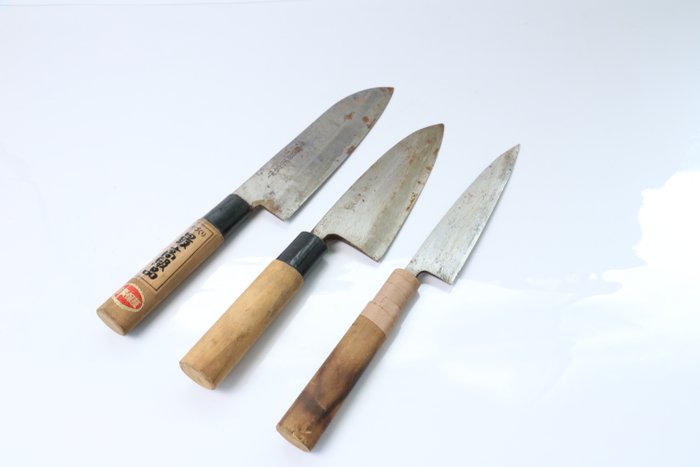 "刀 KATANA" kitchen knife  牛刀 Gyuto  三徳 Santoku  ペティナイフ Petty Knife - Køkkenkniv - Kitchen knife set - Stål - Japan