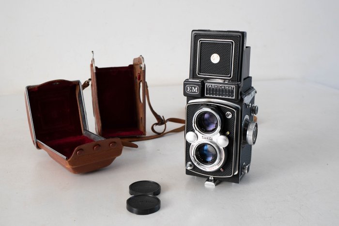 Yashica -Mat EM with Yashinon 3,5/75mm + leathercase | To-øjet spejlreflekskamera (TLR)