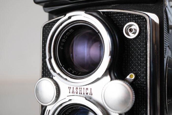 Yashica -Mat EM with Yashinon 3,5/75mm + leathercase | To-øjet spejlreflekskamera (TLR)