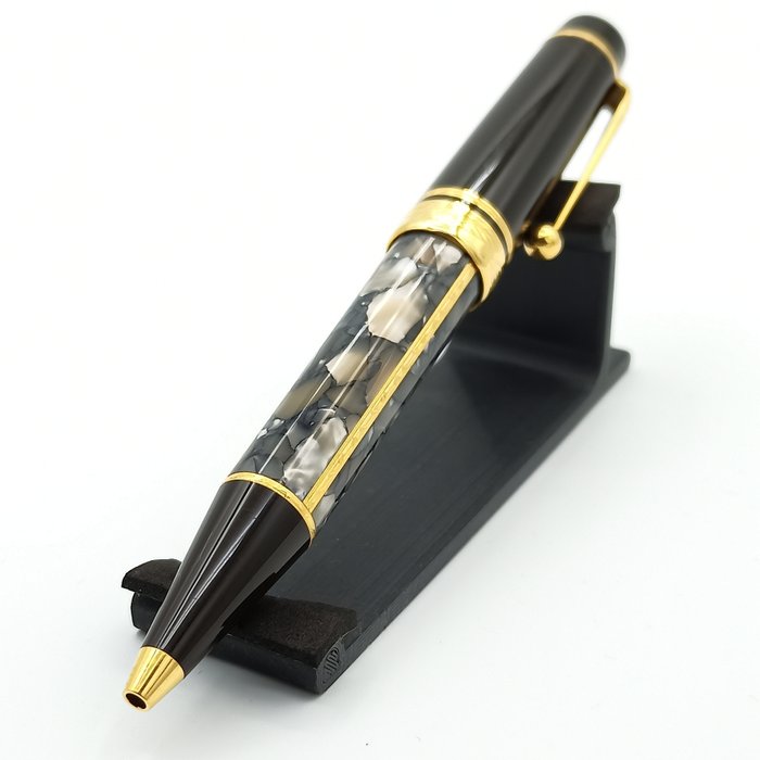 Montblanc - Meisterstuck - Alexandre Dumas - Writers Limited Edition 00906/16000 - Pen