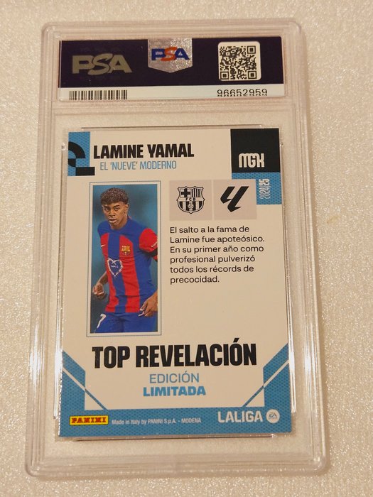 2024/25 Panini Megacracks Lamine Yamal # Top Revelación  Edición Limitada PSA 9 - 1 Graded card