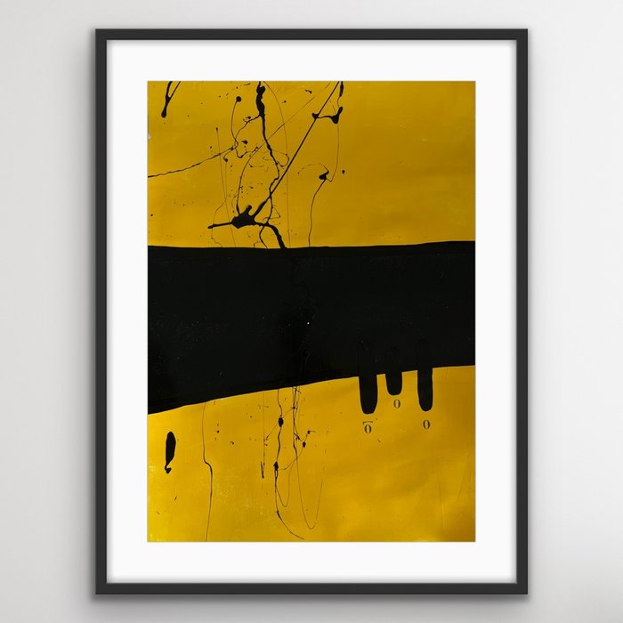 Laura Pinchete - Black and yellow 000 splash