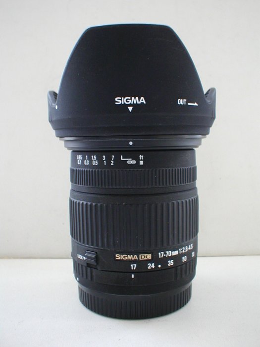 Sigma DC 17-70mm F/2.8-4.5 voor Canon EOS Zoomobjektiv