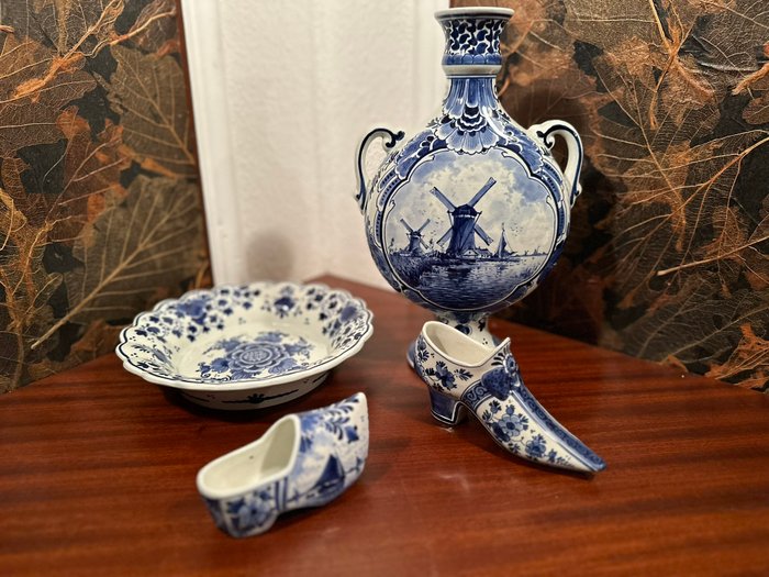 Delft Porzellan Set - Vintage Handarbeit mit Windmühlenmotiv (Schale, Vase, Schuhe) - Vase  - Porcelæn