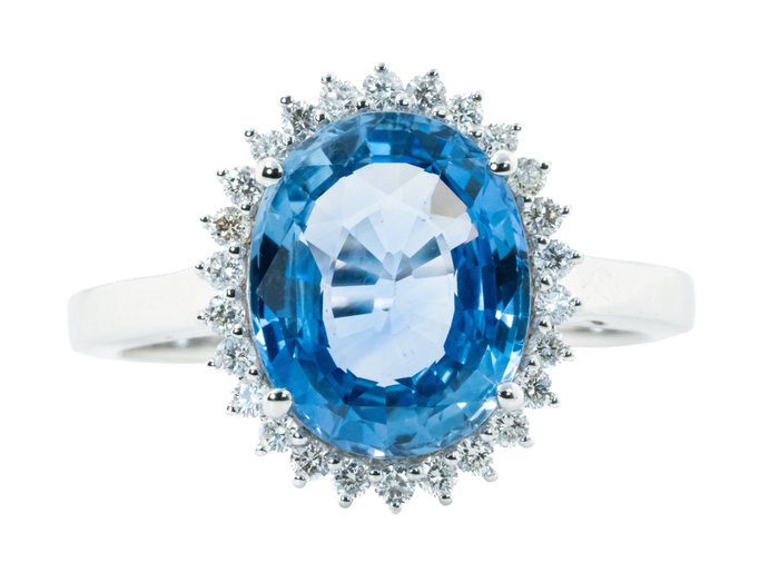 Ingen mindstepris - Ring - 18 kraat Hvidguld, Blå (Madagaskar) -  4.57ct. tw. Safir - Diamant - 0,26 ct VS