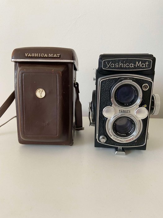 Yashica Mat 6x6 To-øjet spejlreflekskamera (TLR)