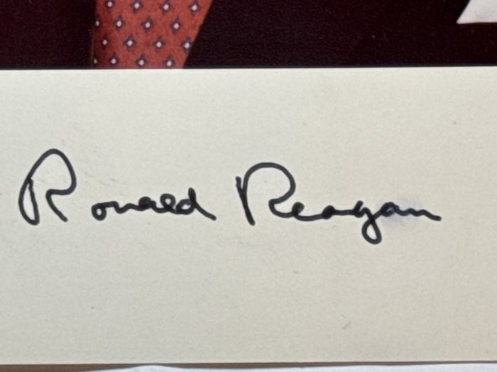 Ronald Reagan (1911-2004) 40th president of the United States - Autograph signature on portrait card - 1981