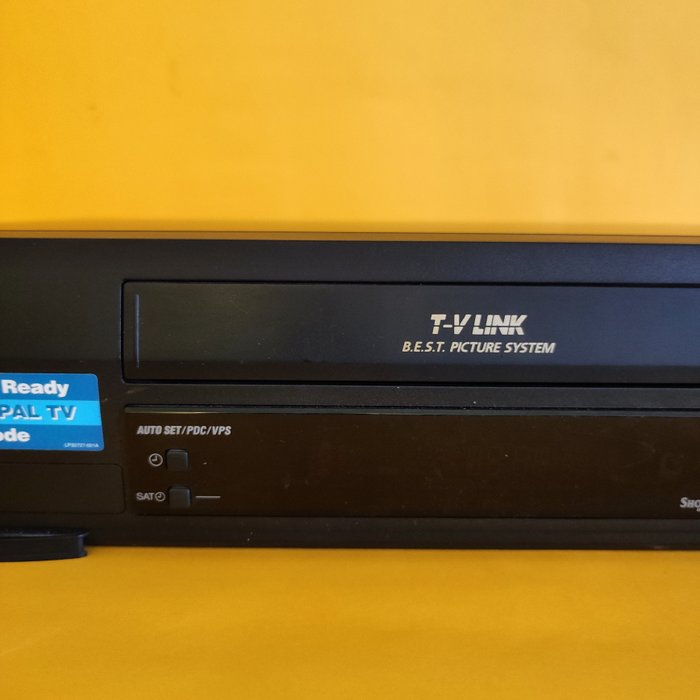 JVC JVS HR-J271 VHS recorder