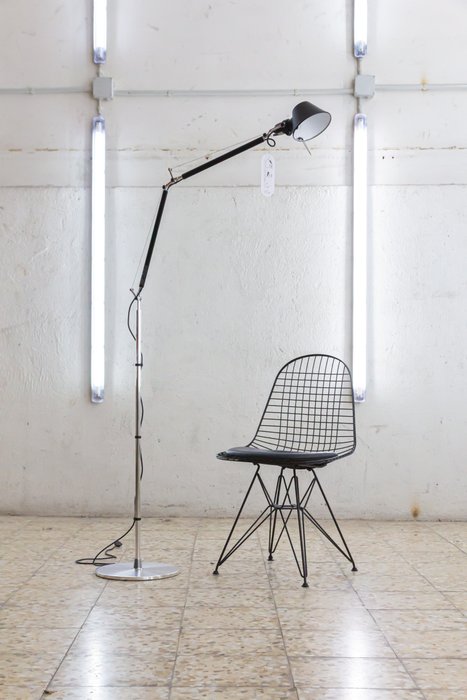 Artemide - Michele De Lucchi, Giancarlo Fassina - Gulvlampe - Tolomeo Gulv - Sort - Aluminium