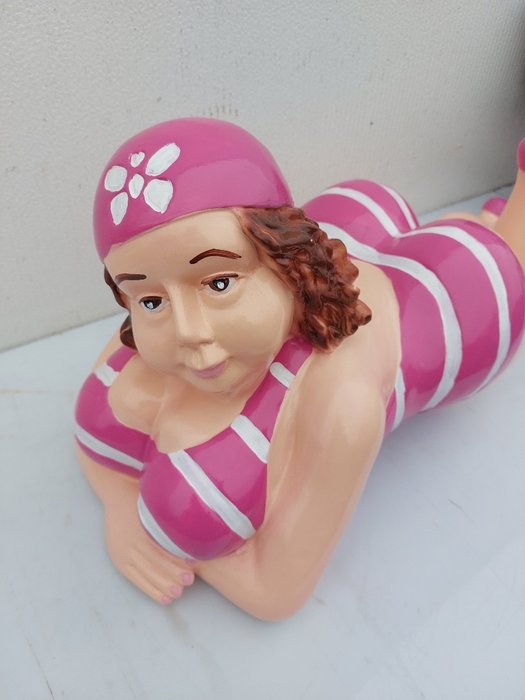 Statue, statue 75 cm length of lying lady in bathing suit - 30 cm - polyresin