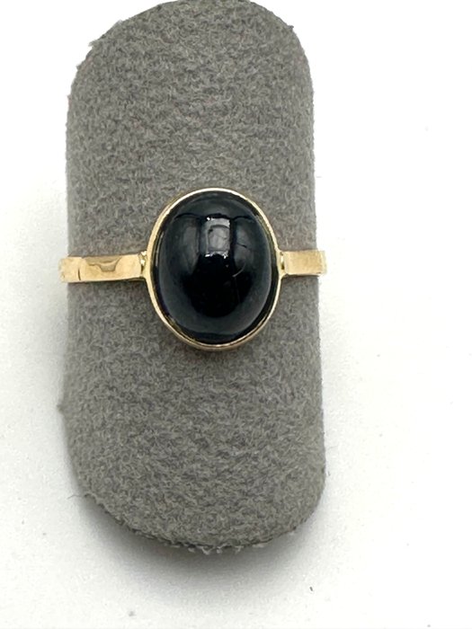 Ingen mindstepris - Ring - 18 kraat Gulguld Safir