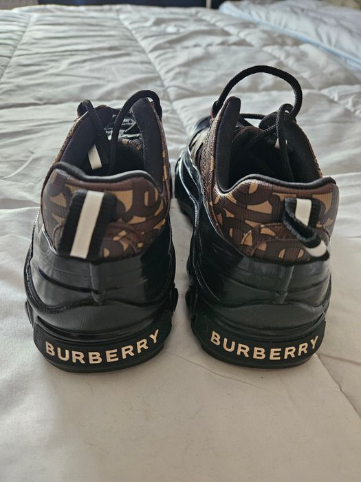 Burberry - Sneakers - Størelse: Shoes / EU 40