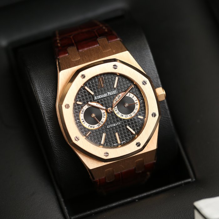 Audemars Piguet - Royal Oak Day-Date - 26330OR.OO.D088CR.01 - Mænd - 2011-nu