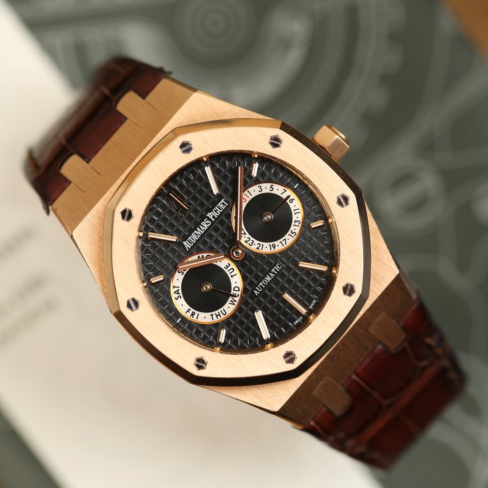 Audemars Piguet - Royal Oak Day-Date - 26330OR.OO.D088CR.01 - Mænd - 2011-nu