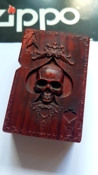 Zippo - Zippo Rarität Skull Pokerkarte Natürliches Palisander Holz Handgeschnitzt Unikat Einzelstück Zippo - Lighter - Palisander