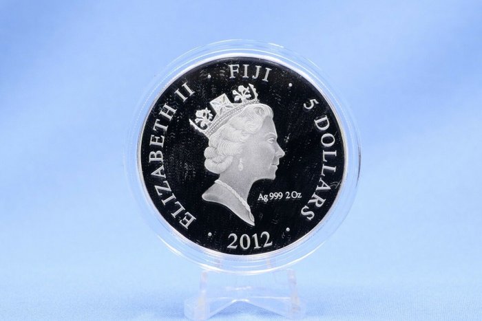 Fiji. 5 Dollars 2012 Erzengel Michael - mit Swarovski Steinen, 2 Oz (.999)