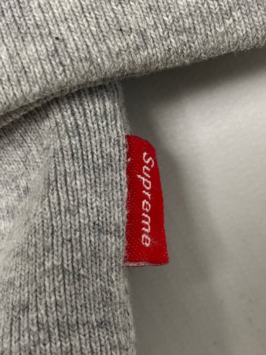 Supreme - Sweatshirt