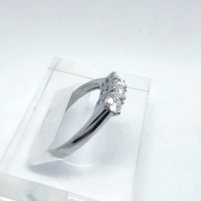 Ring - 18 kraat Hvidguld Diamant (Natur)